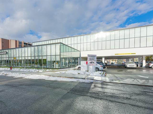 More Photos Of 520 St Saint-Charles O, Longueuil General Retail For Lease