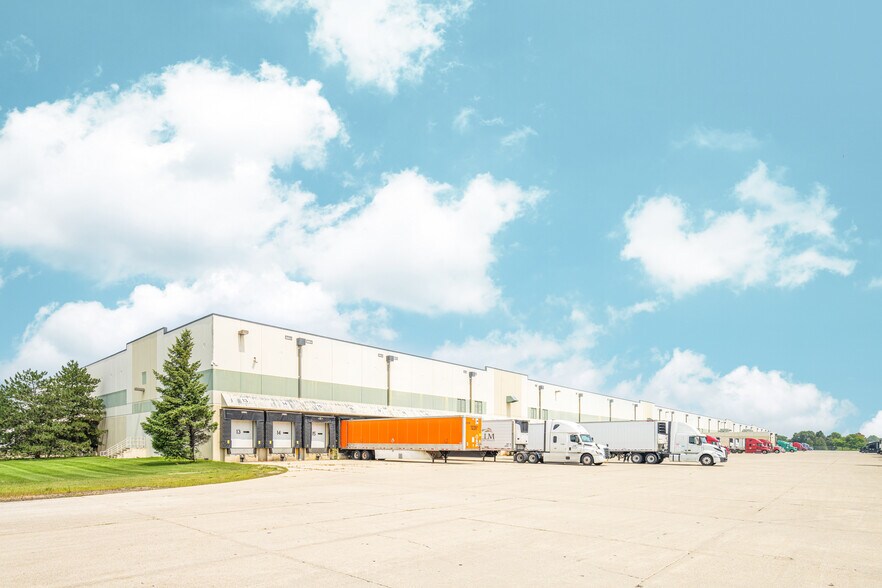 More Photos Of 2380 Sullivan Rd, Aurora Manufacturing For Lease