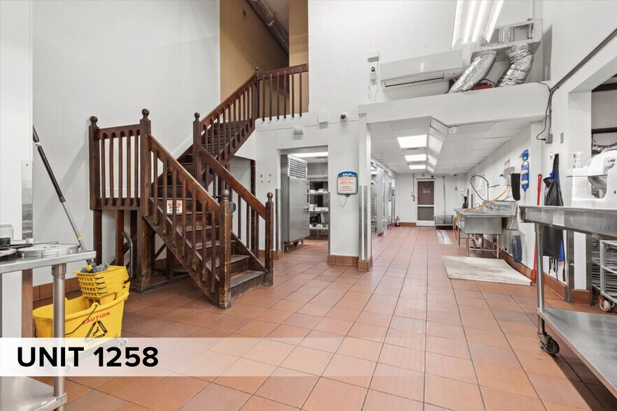 More Photos Of 1250-1264 SW Biltmore St, Port Saint Lucie Warehouse For Sale