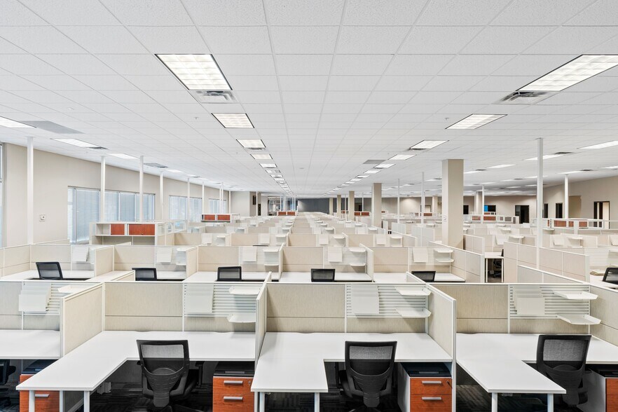 More Photos Of 2625 W Grandview Rd, Phoenix Office For Lease