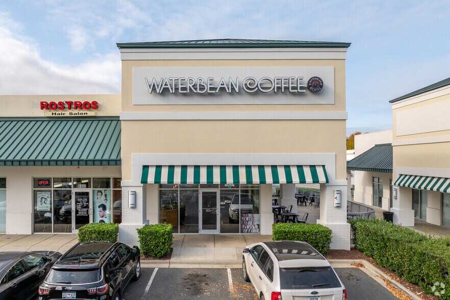 More Photos Of 3607 Whitehall Park Dr, Charlotte Unknown For Lease