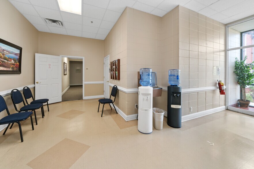 More Photos Of 60 Highway 22, Milledgeville Showroom For Sale