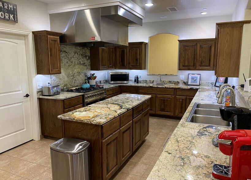 More Photos Of 1111 Lone Star, Fort Worth Assisted Living For Sale