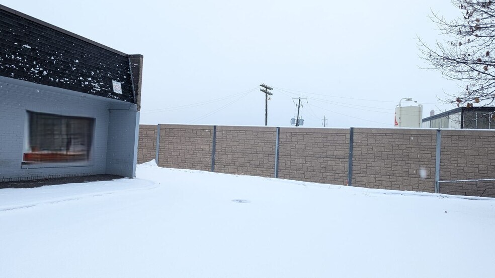 Primary Photo Of 109 Lotherton Ptway, Toronto Storefront Retail Residential For Lease