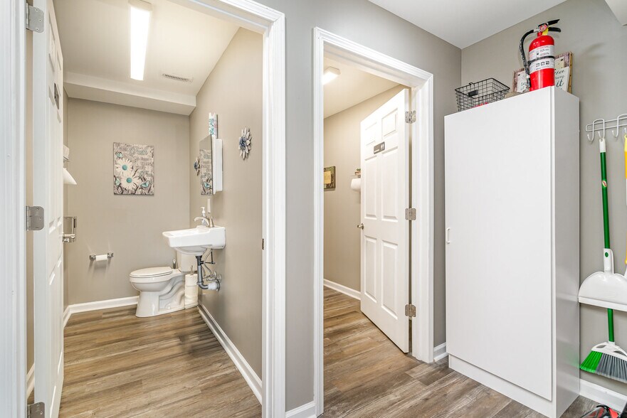 More Photos Of 1752 Country Club Rd, Gastonia Office Residential For Sale