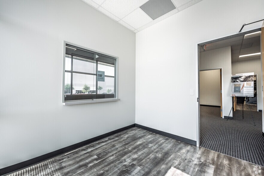 More Photos Of 3801 S 20th Ave, Dfw Airport Unknown For Lease