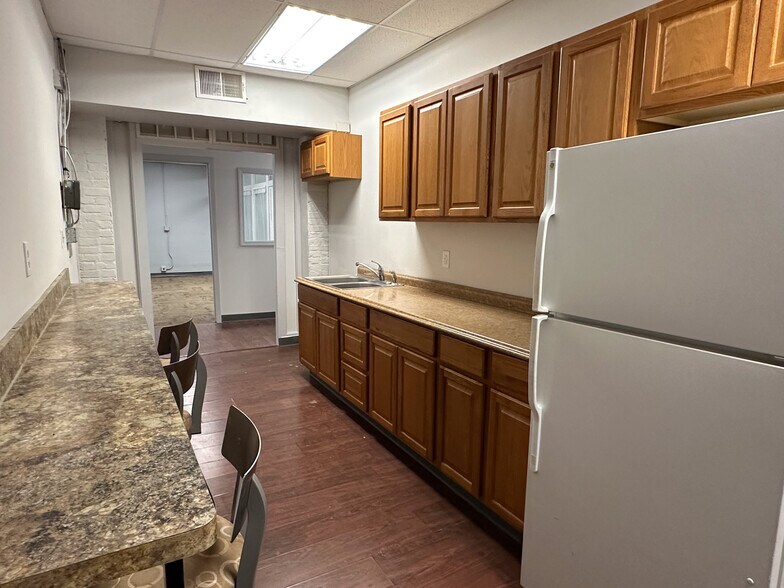 More Photos Of 2815 Olive St, Saint Louis Office For Lease