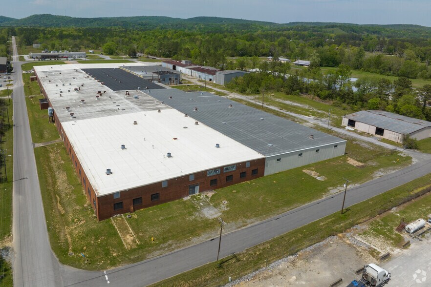 More Photos Of 3810 Pleasant Valley Rd, Attalla Warehouse For Lease