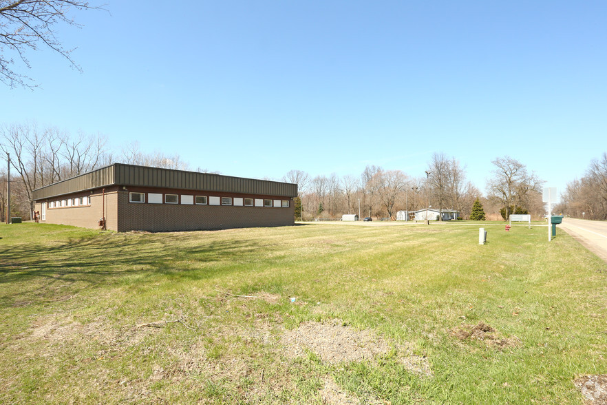 More Photos Of 19130 Sumpter Rd, Belleville Medical For Lease