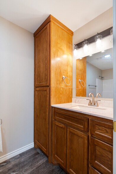 More Photos Of 6210 Lamar Rd, Reno Flex For Sale