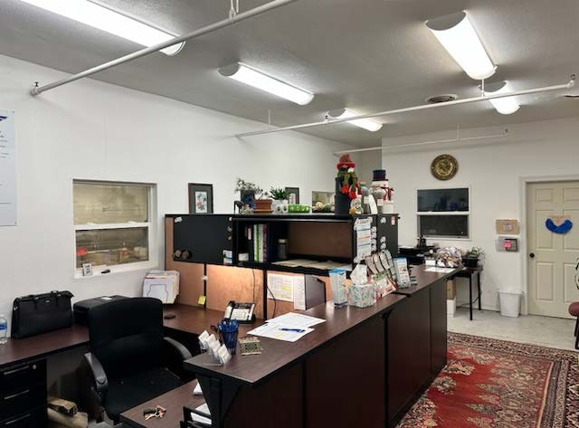 More Photos Of 1100 NE 21st St, Portland Service For Sale