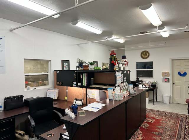 More Photos Of 1100 NE 21st St, Portland Service For Sale