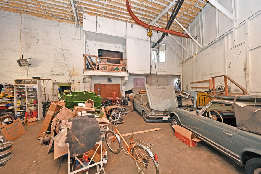 More Photos Of 2025 Dunlap St, Cincinnati Light Manufacturing For Sale