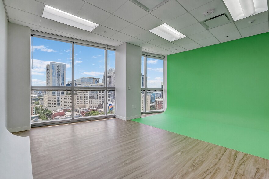 More Photos Of 111 N Magnolia Ave, Orlando Office For Lease