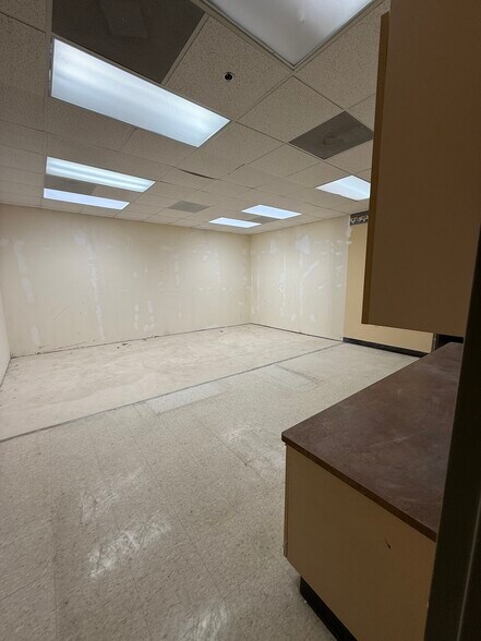 More Photos Of 9912 Little Rd, New Port Richey Medical For Lease