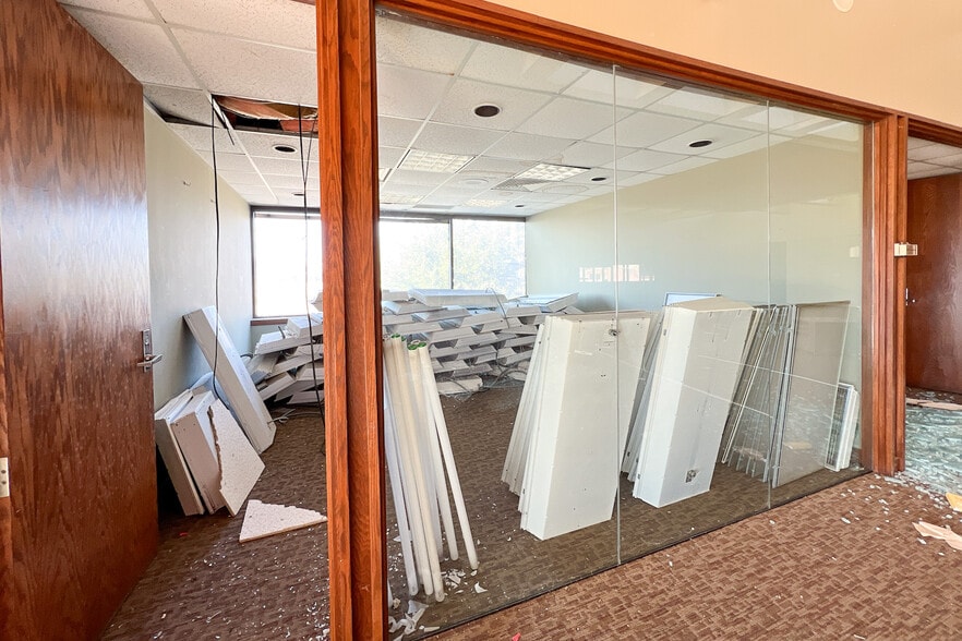 More Photos Of 3200 E Memorial Rd, Edmond Medical For Sale