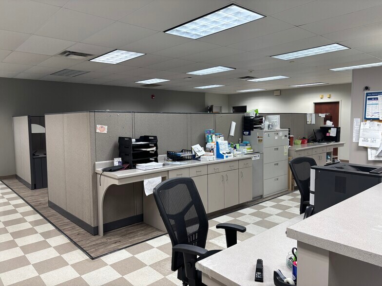 More Photos Of 670 Crossover Rd, Tupelo Medical For Sale