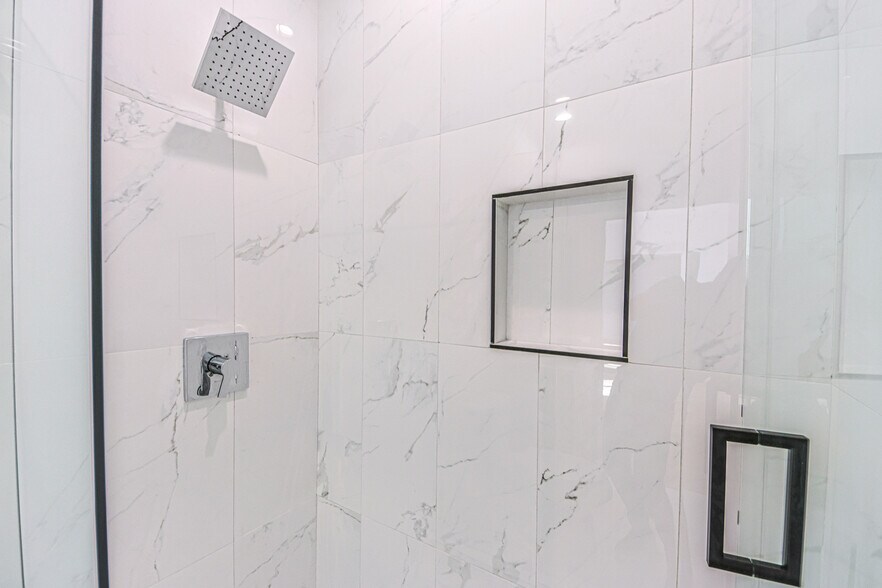 More Photos Of 1923 Carmona Ave, Los Angeles Multifamily For Sale