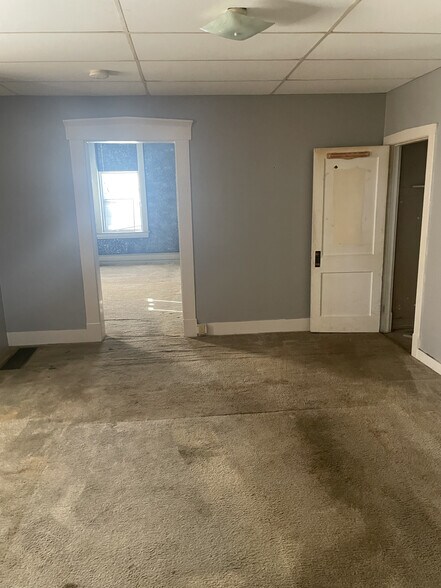 More Photos Of 900 N 2nd St, Saint Charles Storefront Retail Residential For Sale