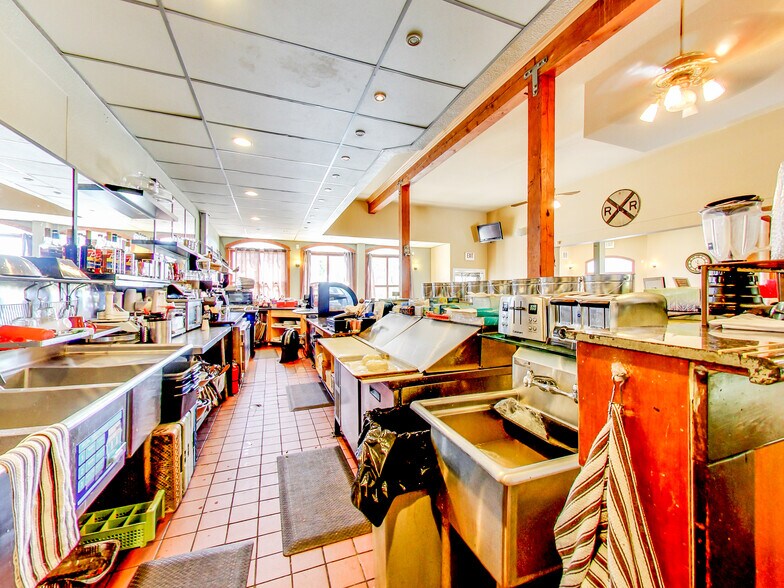 More Photos Of 1301-1303 High St, Alameda Storefront Retail Residential For Sale