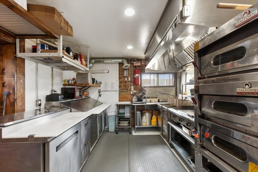 More Photos Of 1034 8th St, Onawa Bar For Sale