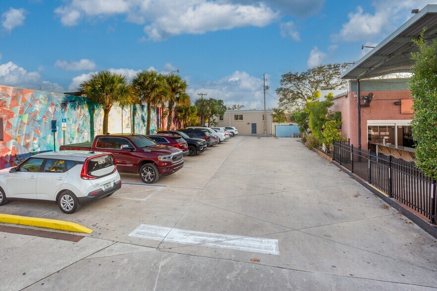 More Photos Of 801 E New Haven Ave, Melbourne Restaurant For Sale