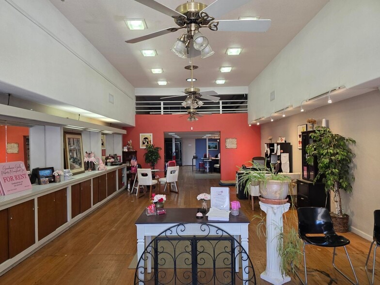 More Photos Of 317 D St, Marysville Storefront Retail Office For Sale