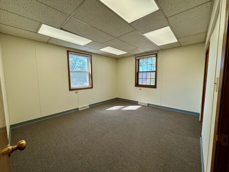 More Photos Of 425 S Adams St, Green Bay Office For Lease