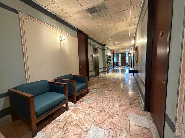 More Photos Of 13409 NW Military Hwy, Shavano Park Office For Lease