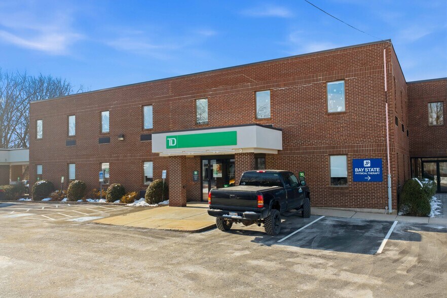 More Photos Of 175 Great Rd, Bedford Medical For Lease