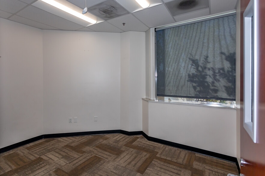 More Photos Of 10730 Bell Ct, Rancho Cucamonga Warehouse For Lease
