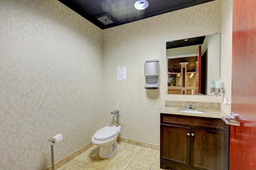 More Photos Of 176 US Highway 9, Englishtown Office For Lease