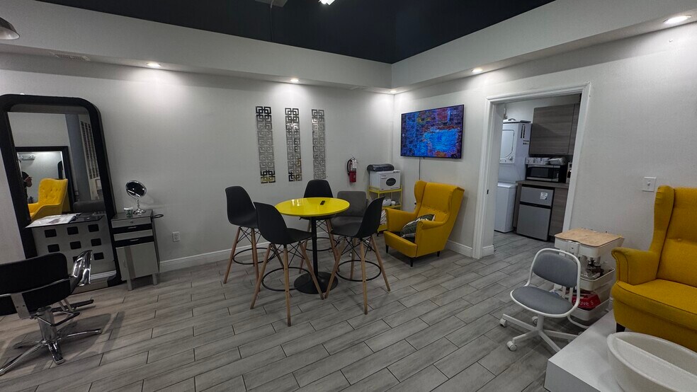 More Photos Of 2600-2614 SW 8th St, Miami Apartments For Lease