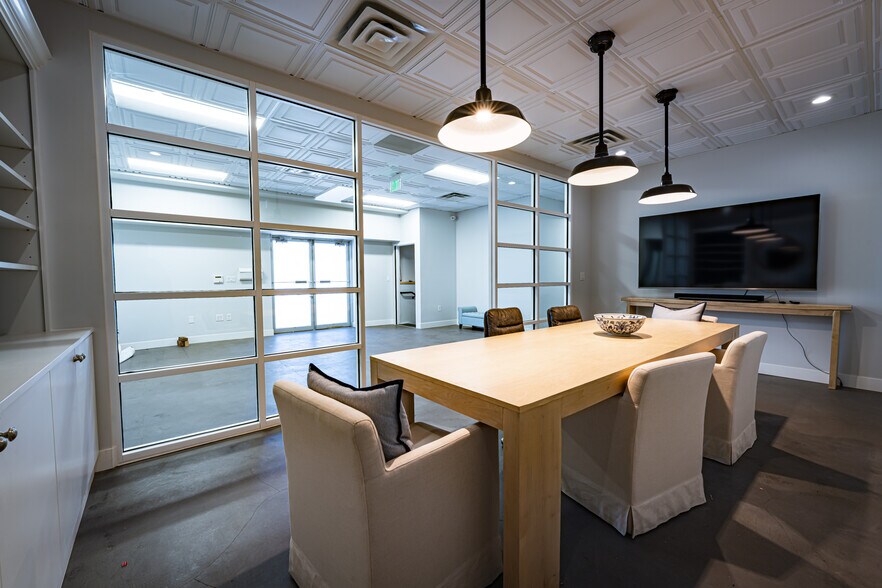 More Photos Of 1270 S Lipan St, Denver Manufacturing For Sale