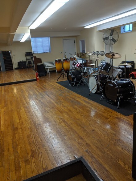 More Photos Of 974-976 E Gun Hill Rd, Bronx Storefront Retail Residential For Sale