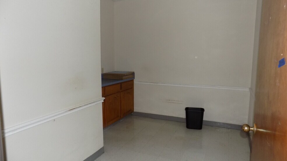 More Photos Of 315 S Cockrell Hill Rd, Duncanville Medical For Lease