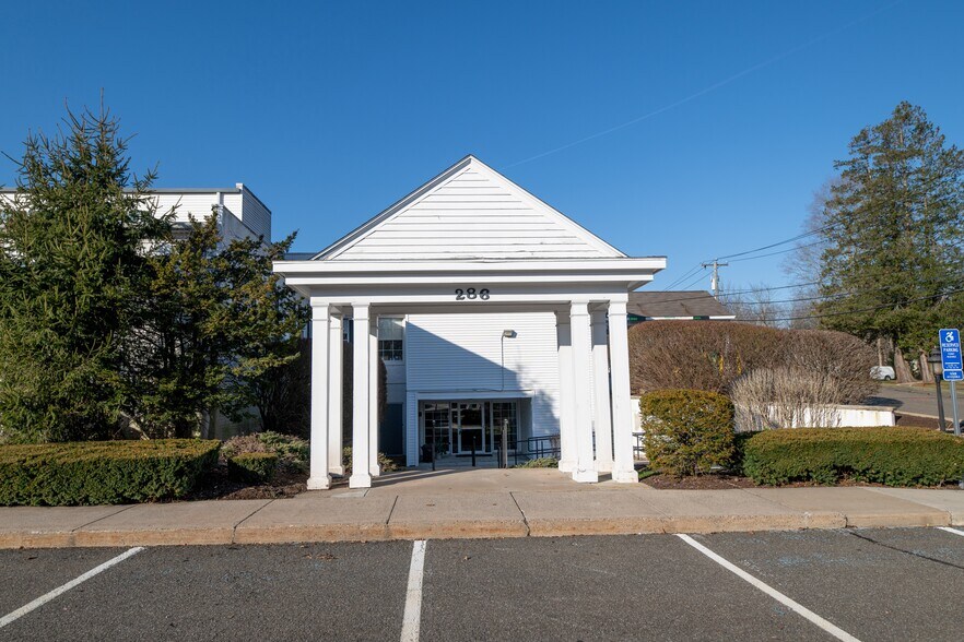 More Photos Of 286 Maple Ave, Cheshire Unknown For Lease