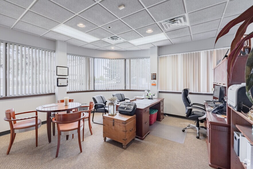 More Photos Of 25780-25790 Commerce Dr, Madison Heights Office For Sale