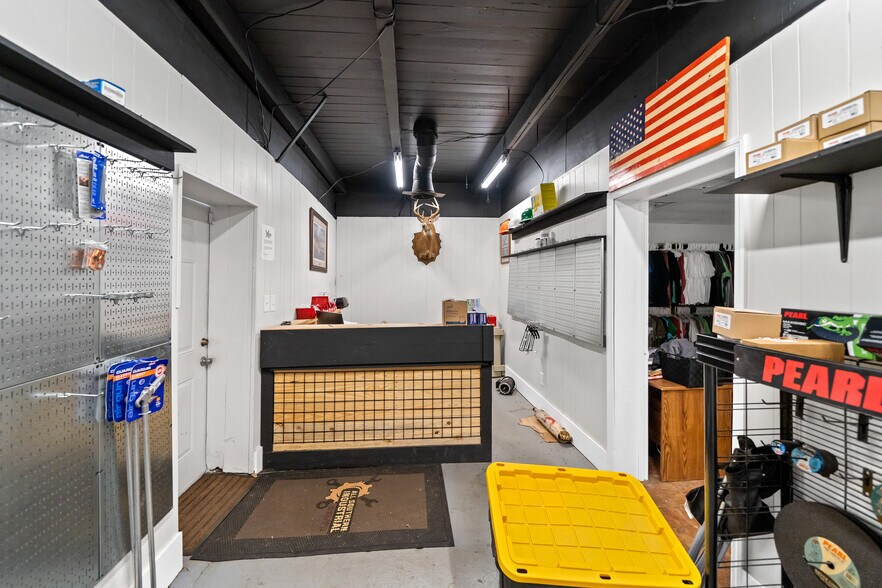 More Photos Of 201 E Sumter St, Eatonton Office Residential For Sale