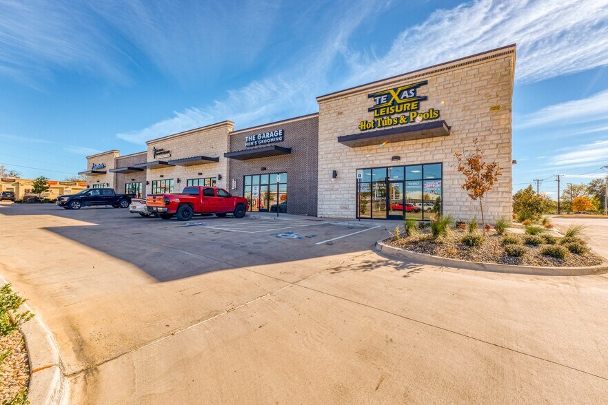 More Photos Of 808 Fort Worth Hwy, Weatherford Storefront Retail Office For Lease