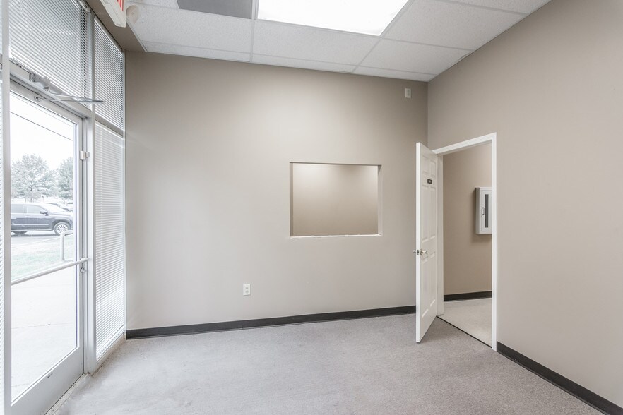 More Photos Of 179 Hancock St, Gallatin Storefront For Lease