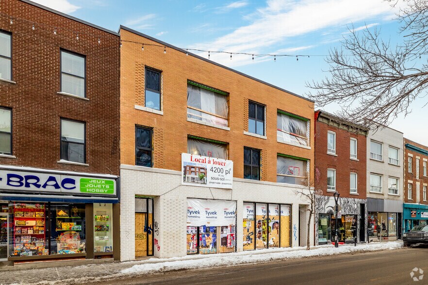 Primary Photo Of 3527 Rue Ontario E E, Montréal Storefront Retail Residential For Lease