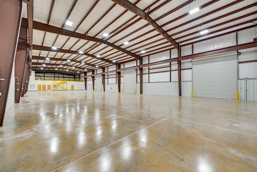 More Photos Of 3710 S County Road 1276, Midland Warehouse For Lease