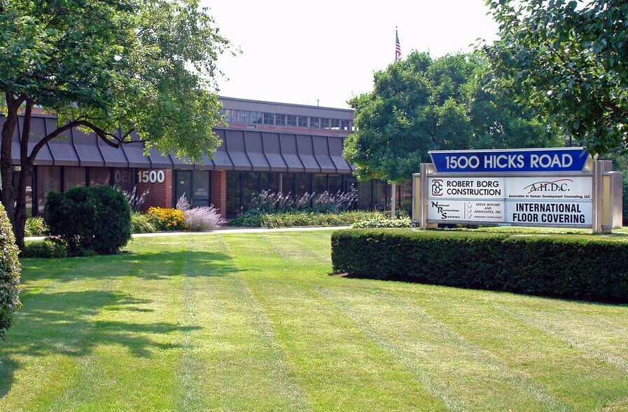 More Photos Of 1500 Hicks Rd, Rolling Meadows Warehouse For Lease