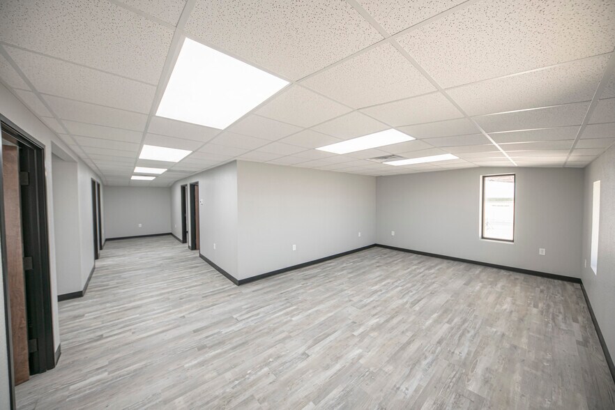 More Photos Of 16571 W Basin S, Odessa Warehouse For Sale