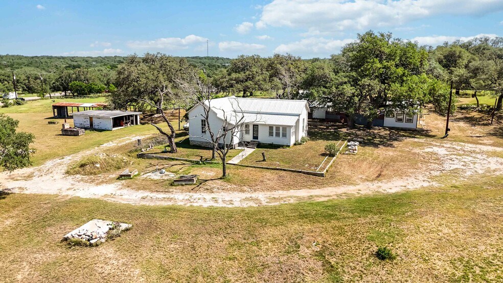More Photos Of 30951 Blanco Rd, Bulverde Flex For Sale