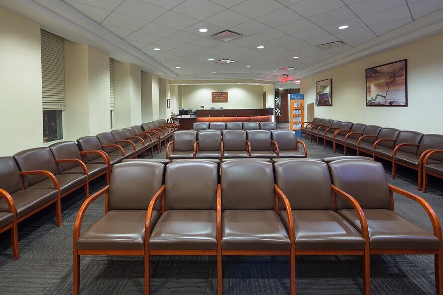 More Photos Of 444 Merrick Rd, Lynbrook Medical For Lease