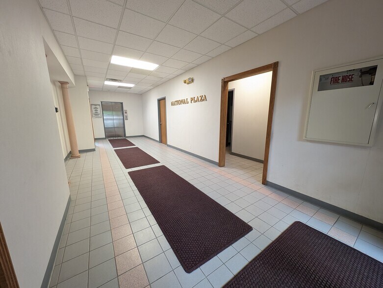 More Photos Of 401 S Earl Ave, Lafayette Office For Lease