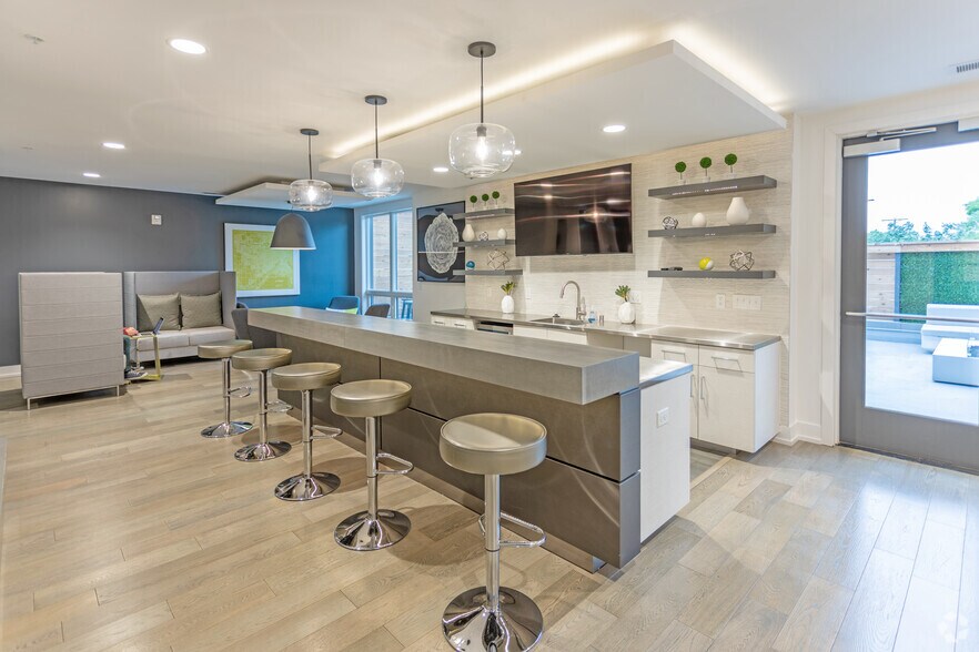 More Photos Of 725 Cleveland Ave S, Saint Paul Apartments For Lease