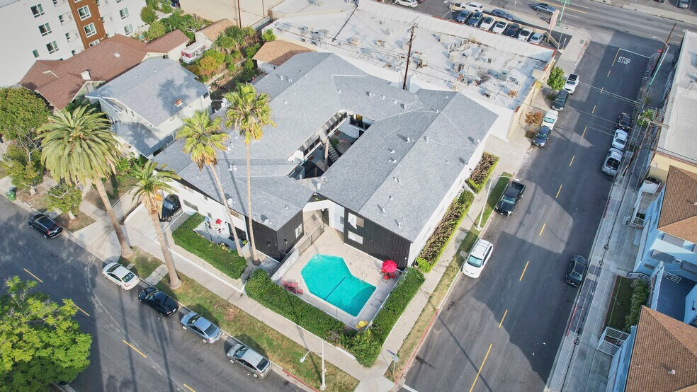 More Photos Of 204 N Manhattan Pl, Los Angeles Apartments For Sale